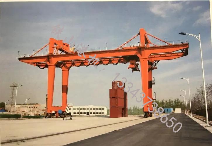 福建廈門(mén)港口集裝箱龍門(mén)吊廠(chǎng)家設備多樣化